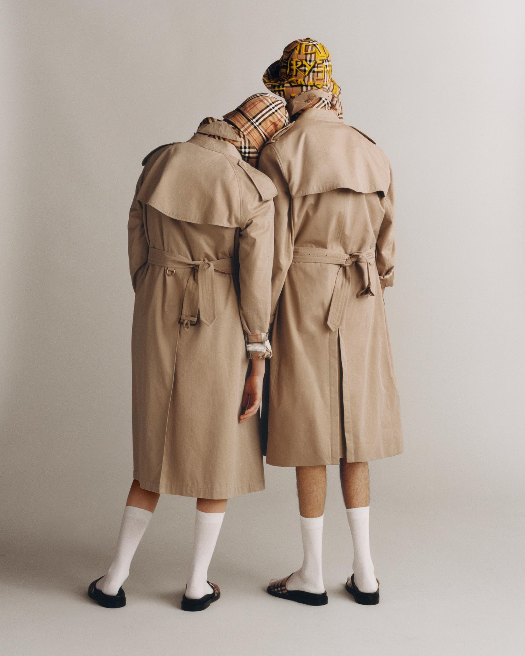 Burberrys nya monogram Burberry-heritage-trench-2018-ad-campaign-the-impression-04