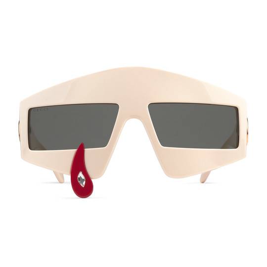 Gucci solglasögon ivory rectangular-frame sunglasses with red tear drop 2
